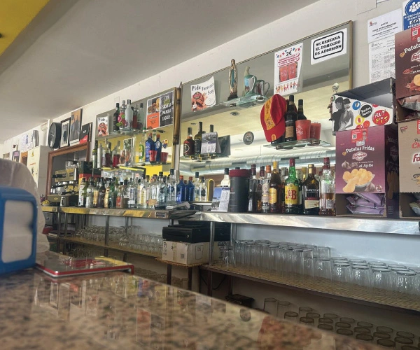 Tu lugar de encuentro en Los Balbases - Bar Teleclub El Fari