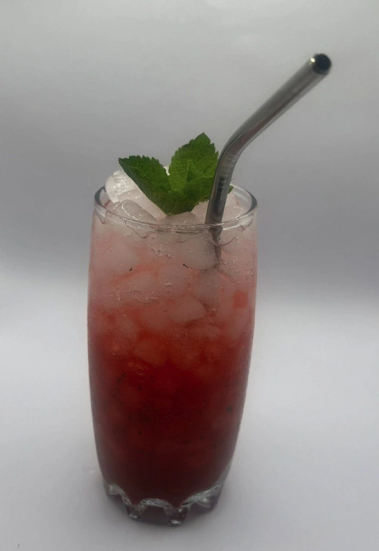 Mojito de Fresa Bar Teleclub el Fari Los Balbases